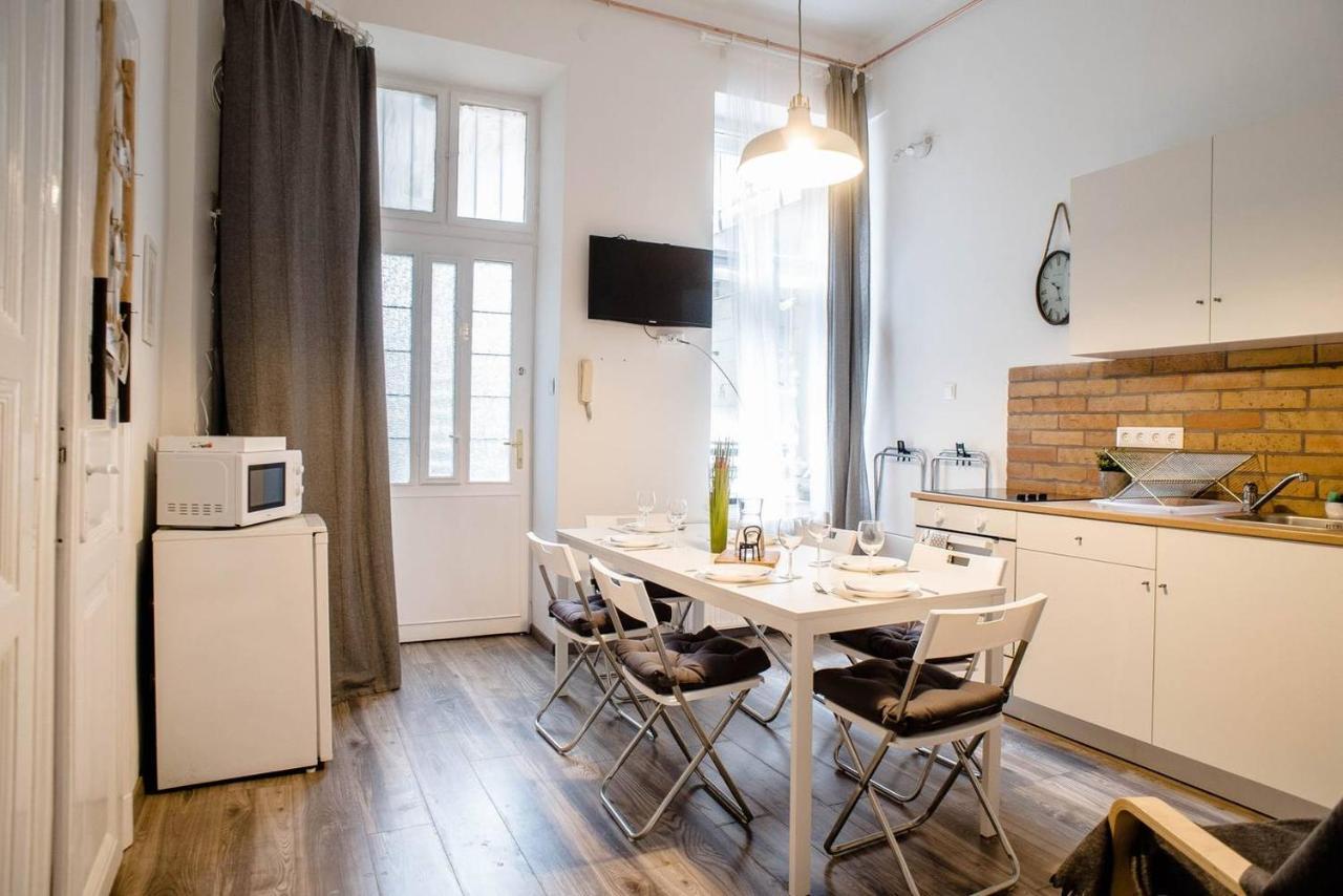 Comfy, Renewed 3 Bedroom Apt In Center Budapest Exterior foto